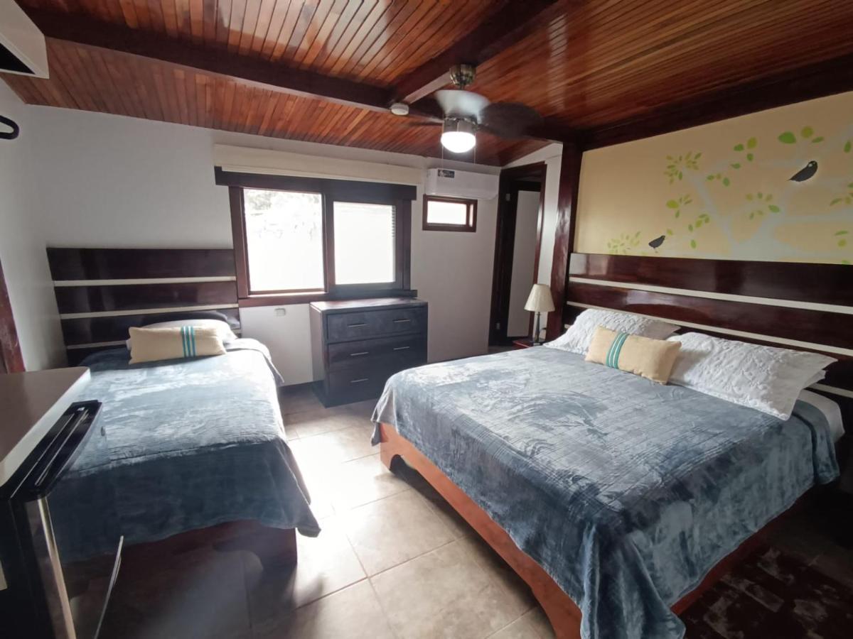 The Wooden House Hotel Puerto Villamil Dış mekan fotoğraf
