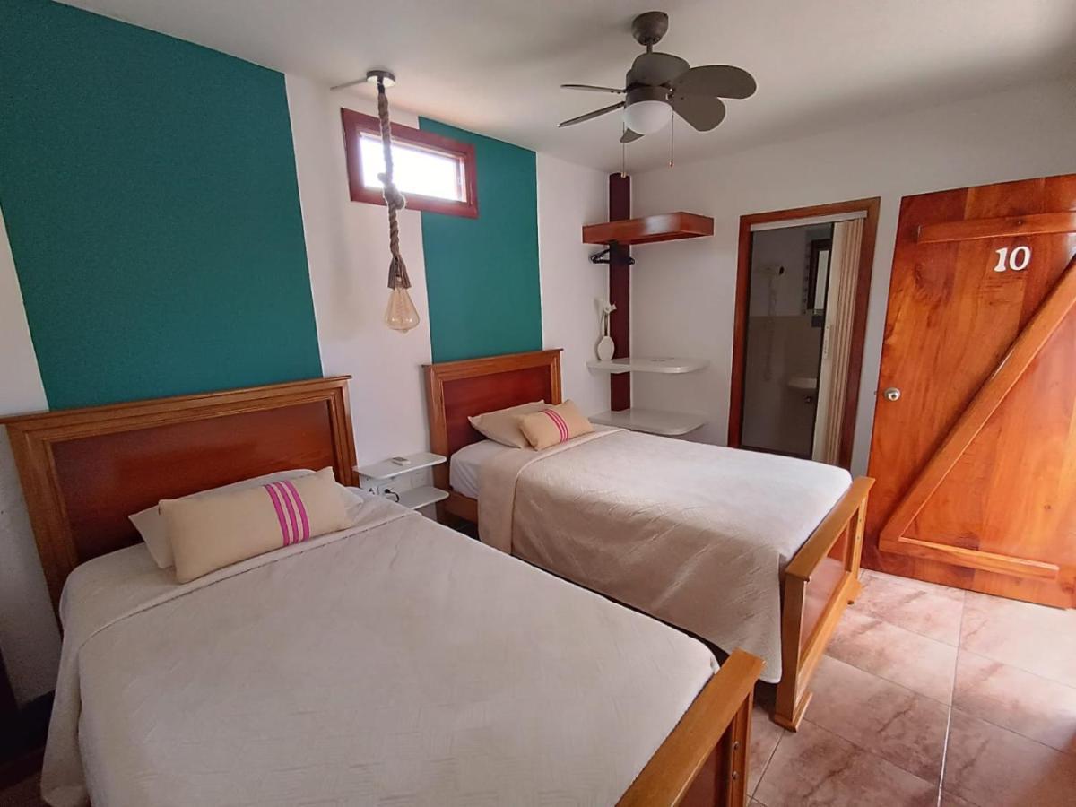 The Wooden House Hotel Puerto Villamil Dış mekan fotoğraf