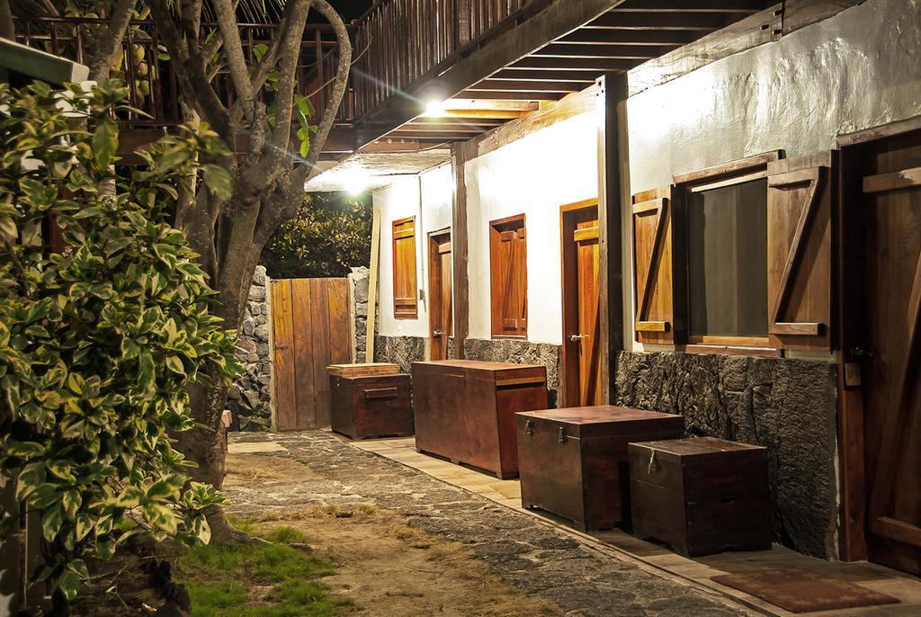 The Wooden House Hotel Puerto Villamil Dış mekan fotoğraf