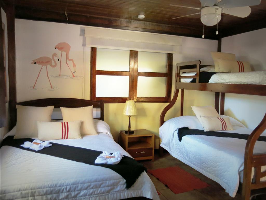 The Wooden House Hotel Puerto Villamil Dış mekan fotoğraf