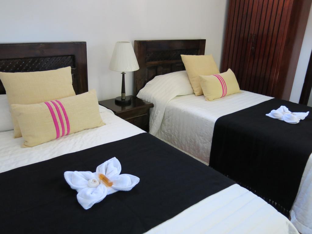 The Wooden House Hotel Puerto Villamil Dış mekan fotoğraf