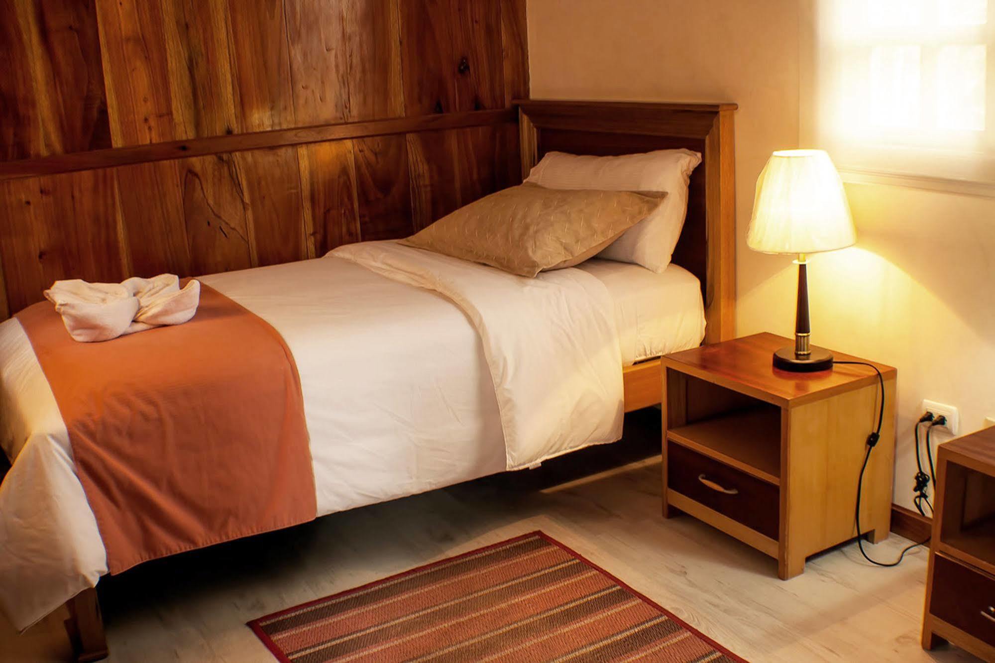The Wooden House Hotel Puerto Villamil Dış mekan fotoğraf