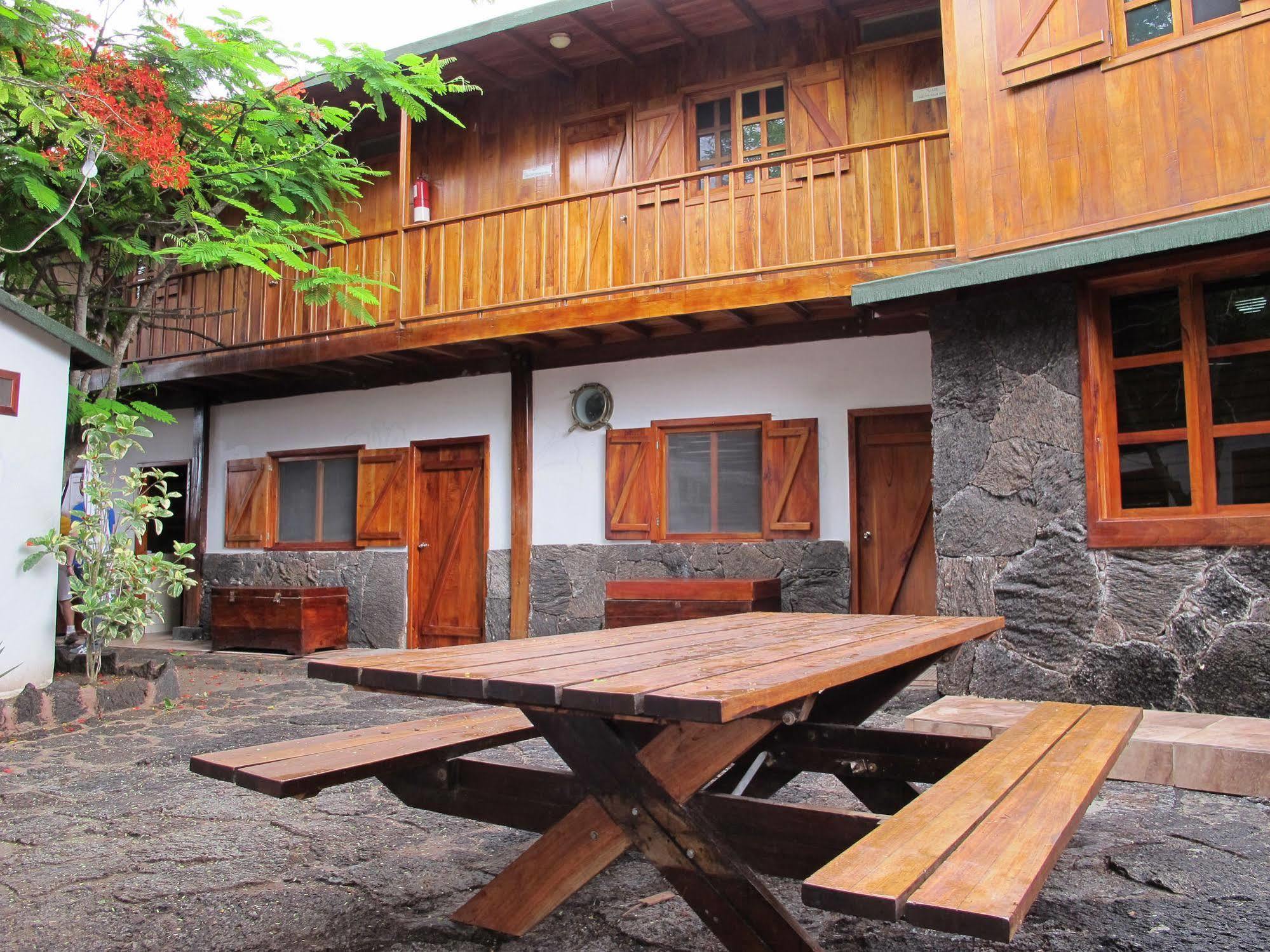 The Wooden House Hotel Puerto Villamil Dış mekan fotoğraf