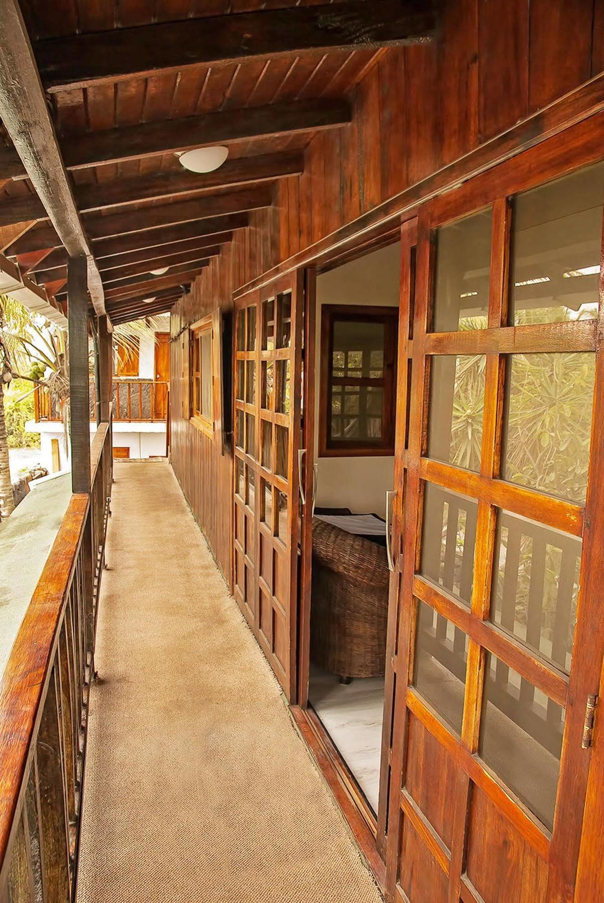 The Wooden House Hotel Puerto Villamil Dış mekan fotoğraf